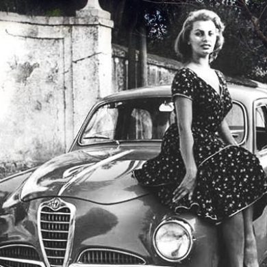 sofia_loren_e_la_sua_alfa_1900_rossa1